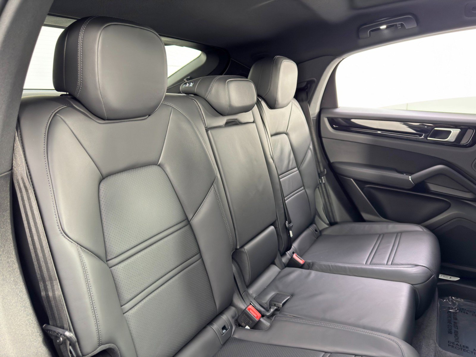 Used 2023 Porsche Cayenne Coupe AWD/4WD image 42