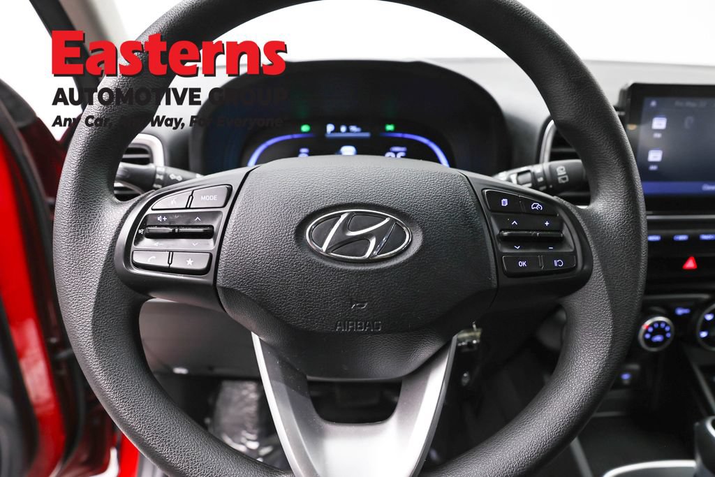Used 2025 Hyundai Venue SE FWD image 10