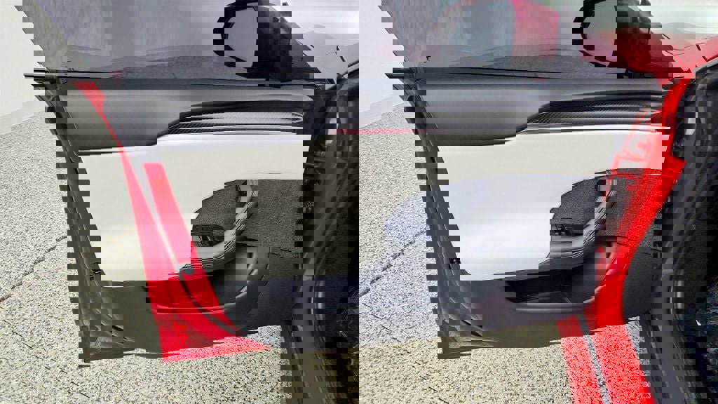 Used 2021 Tesla Model S Plaid image 11