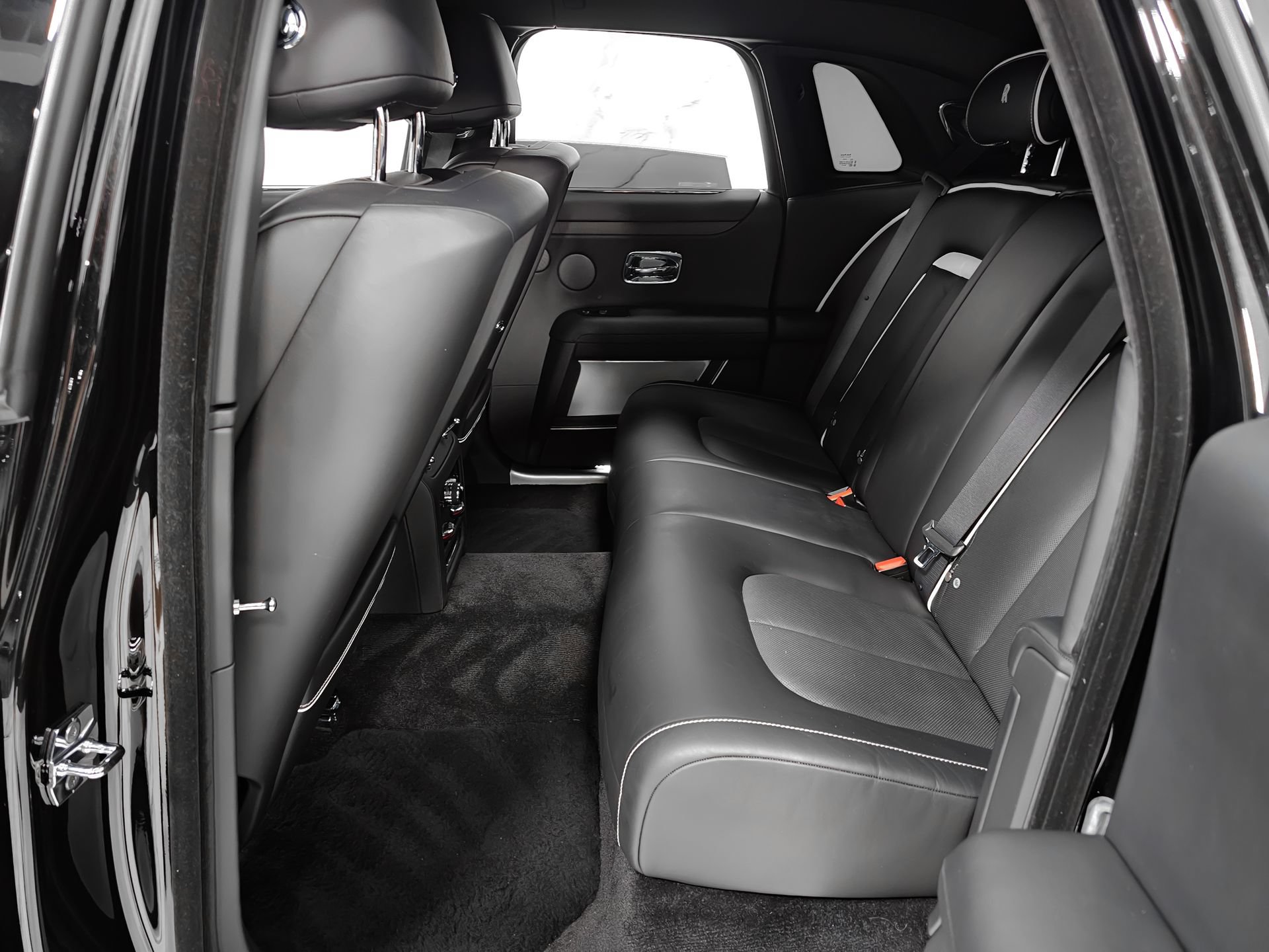 Used 2023 Rolls-Royce Ghost w/ Ghost Package AWD/4WD image 27