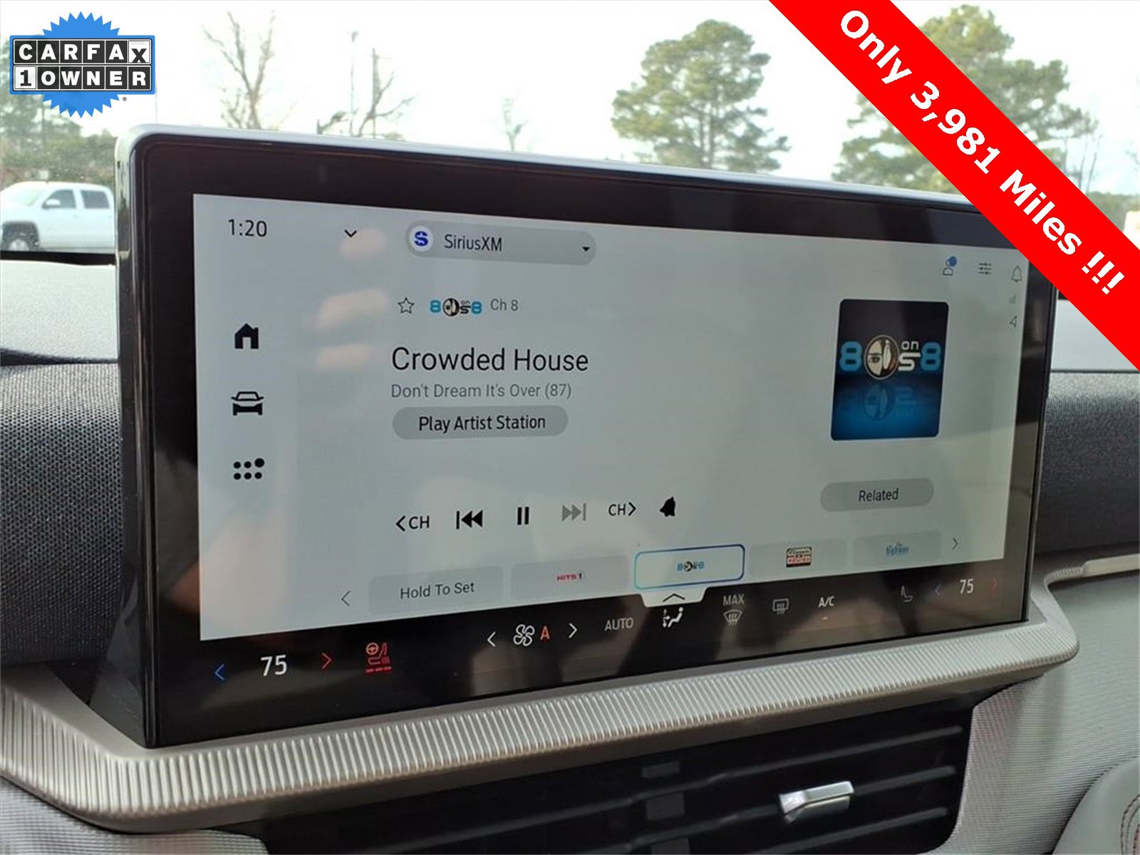 Used 2025 Ford Explorer Active w/ Active Comfort Package image 22