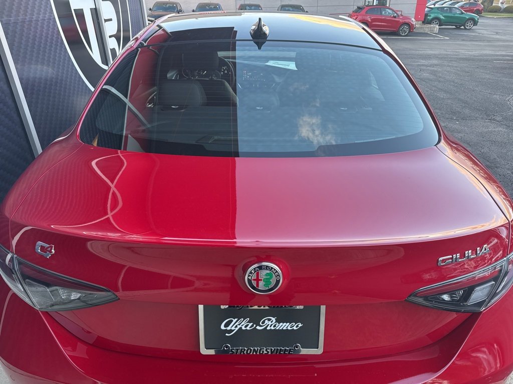 New 2025 Alfa Romeo Giulia AWD w/ Veloce Package AWD image 7