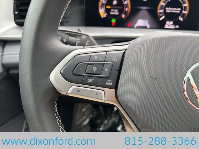 New 2025 Volkswagen Tiguan SE image 14