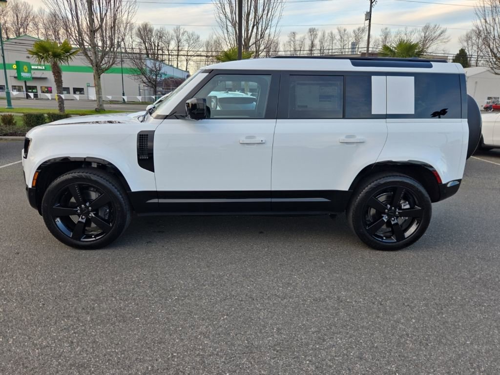 New 2026 Land Rover Defender 110 X-Dynamic SE image 2