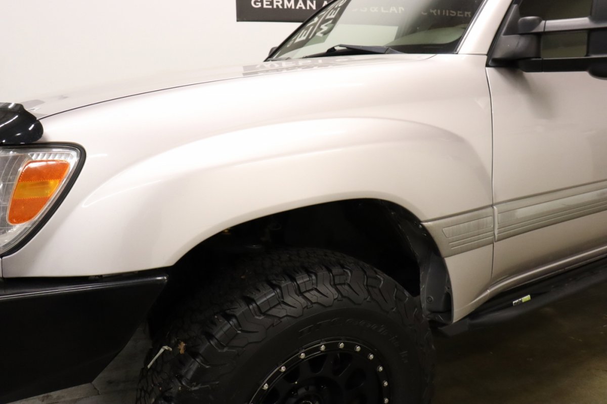 Used 2000 Toyota Land Cruiser AWD/4WD image 18