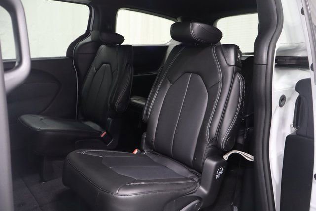 New 2026 Chrysler Voyager LX image 11