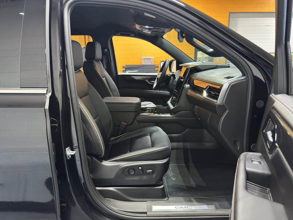 Used 2025 GMC Yukon XL Elevation w/ LPO, Elevation Black Package image 19