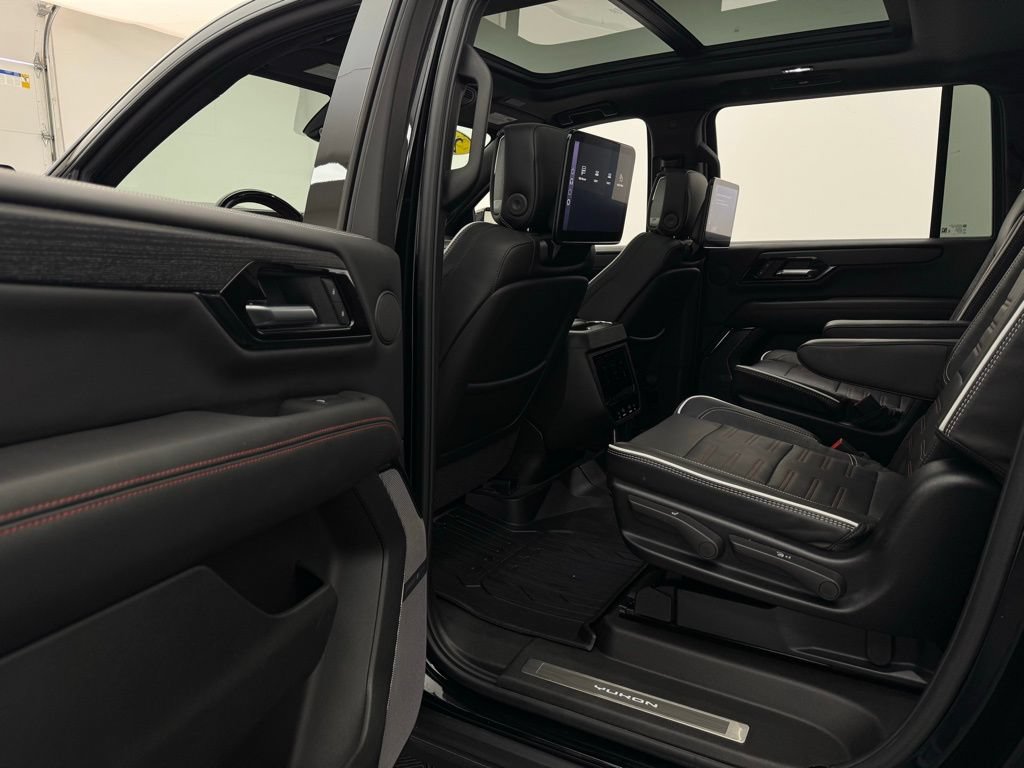 Used 2025 GMC Yukon XL AT4 Ultimate w/ LPO, Illumination Package AWD/4WD image 51
