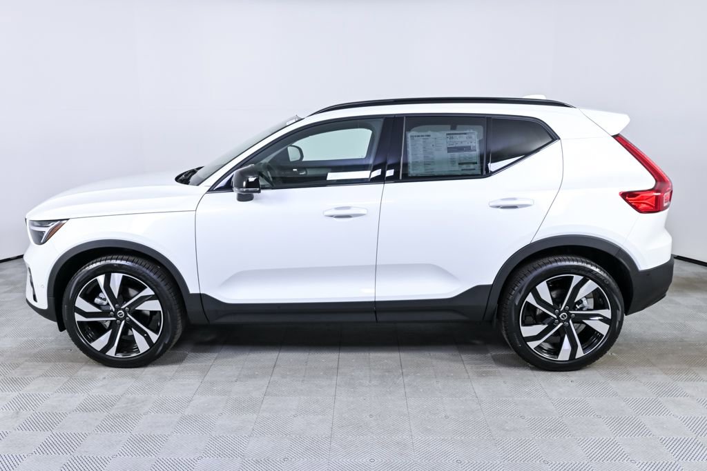 New 2026 Volvo XC40 B5 Ultra w/ Protection Package Premier image 2