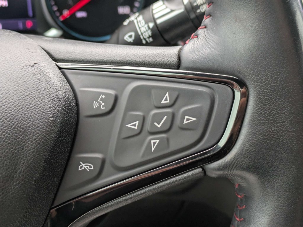 Used 2022 Chevrolet Equinox RS w/ RS Leather Package FWD image 29
