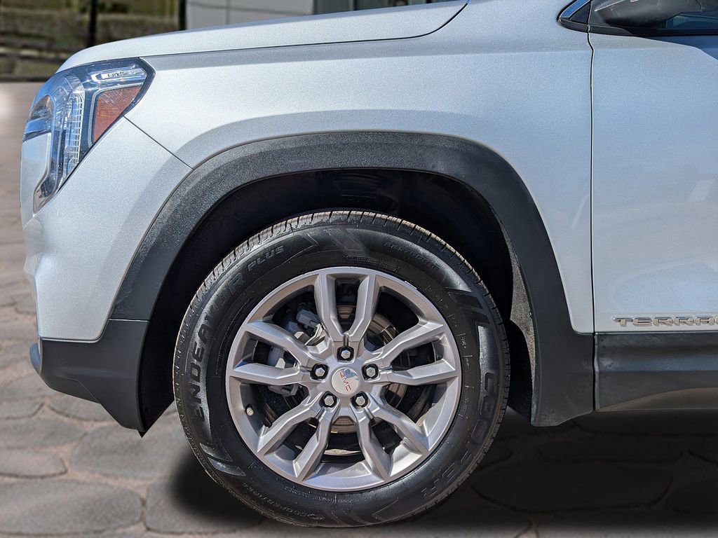 Used 2022 GMC Terrain SLT image 40