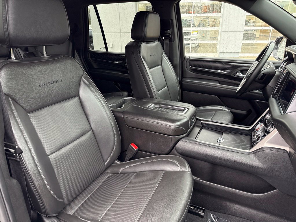 Used 2024 GMC Yukon Denali AWD/4WD image 32
