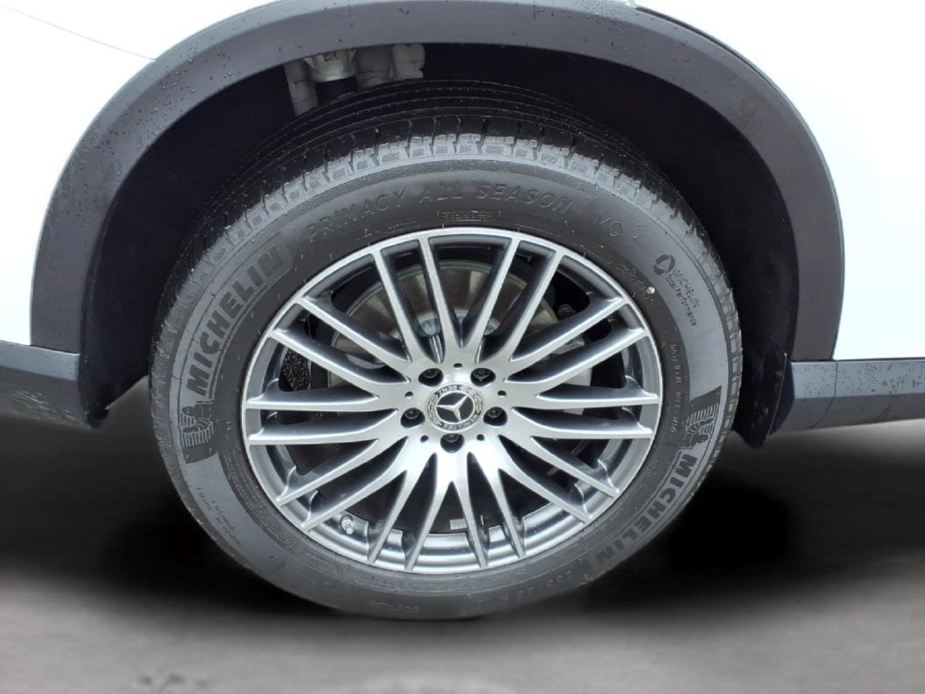 Used 2025 Mercedes-Benz GLC 300 image 33