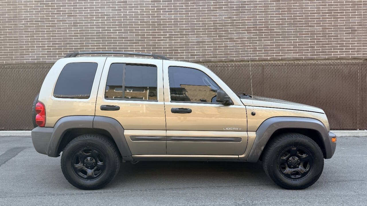 Used 2004 Jeep Liberty Sport w/ PWR Convenience Group AWD/4WD image 2