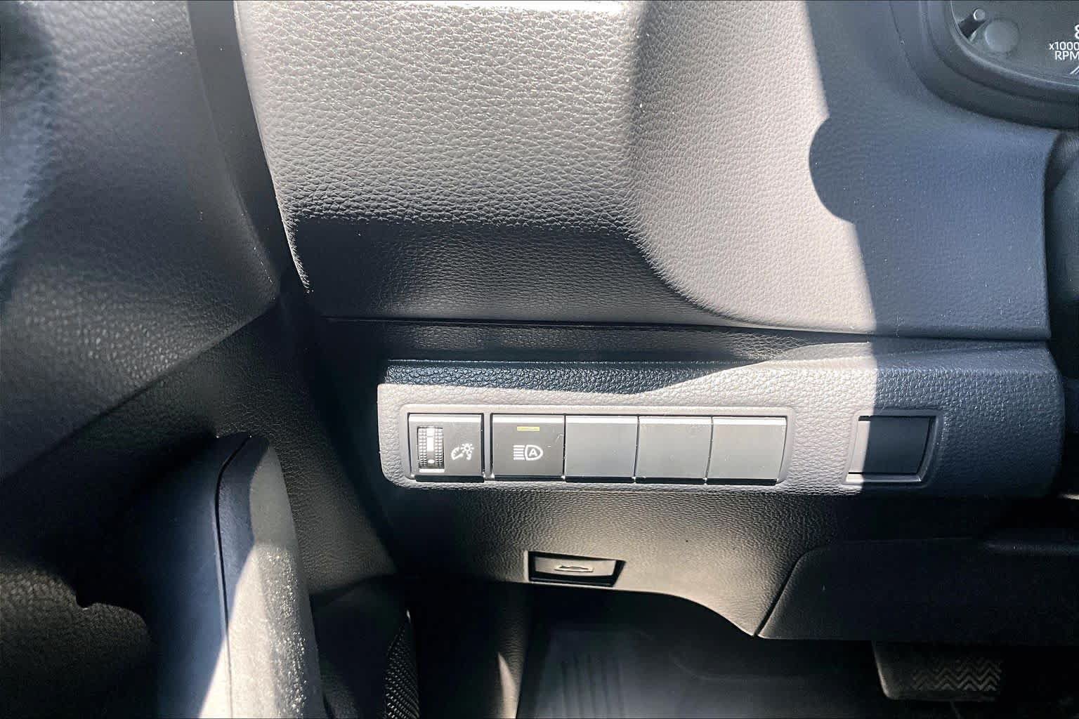 Used 2024 Toyota Corolla LE FWD image 66
