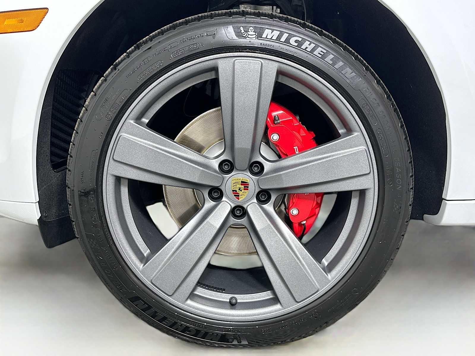 New 2025 Porsche Macan S image 32