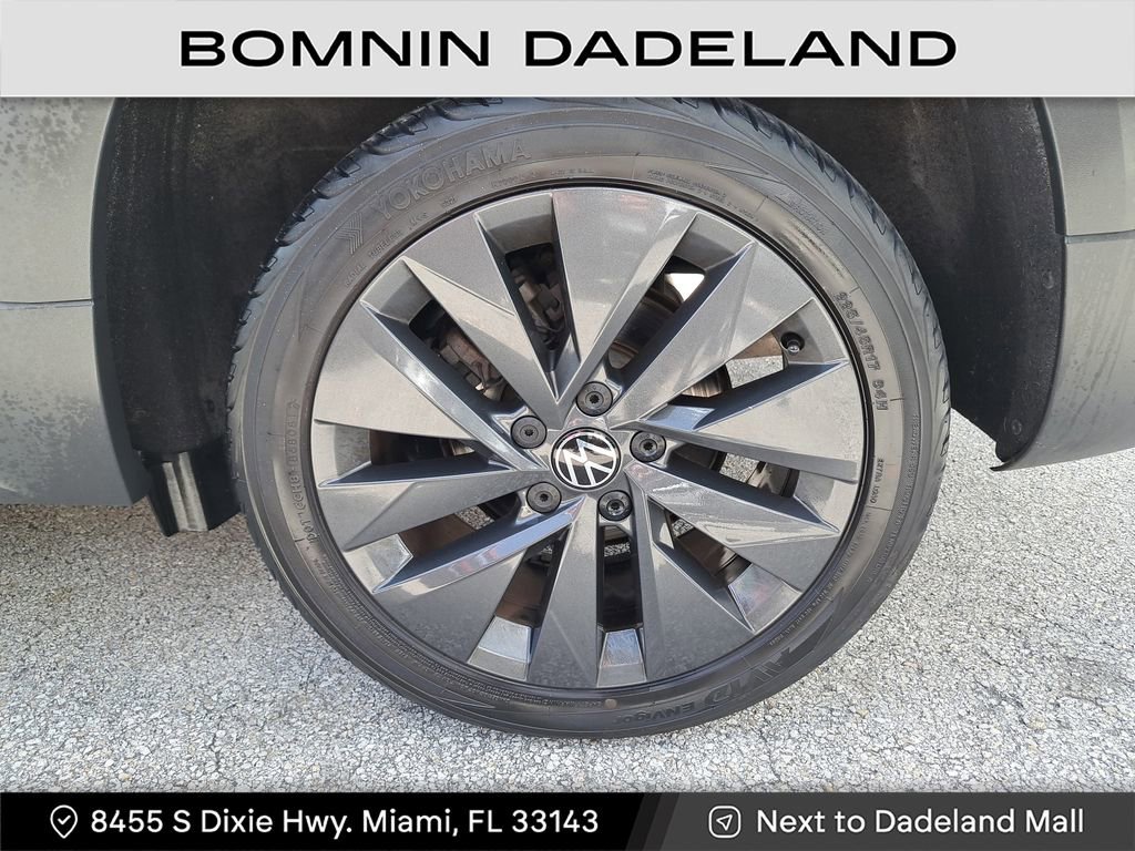 Used 2022 Volkswagen Taos S w/ IQ Drive S Package image 9