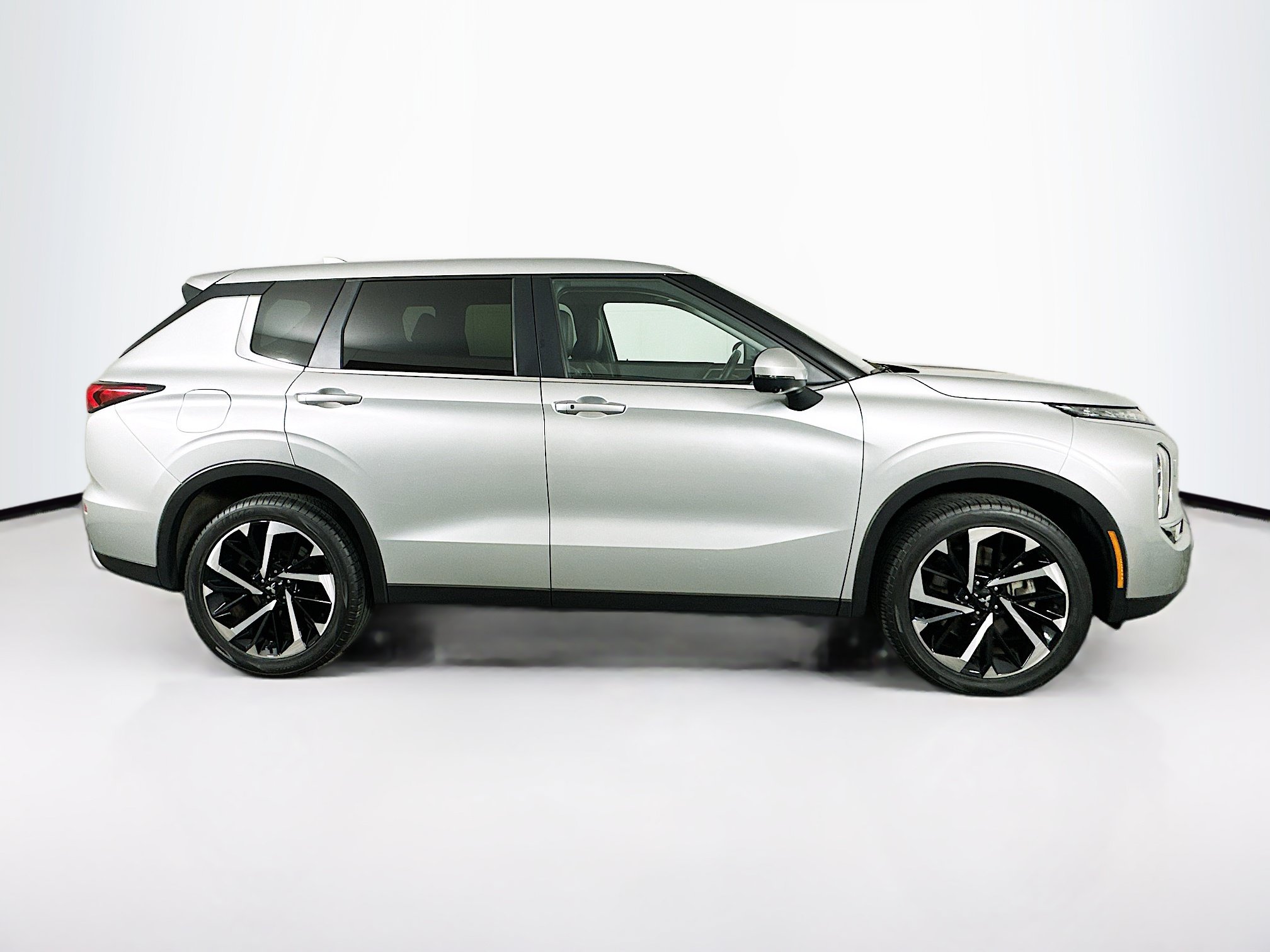 Used 2024 Mitsubishi Outlander SE AWD/4WD image 10