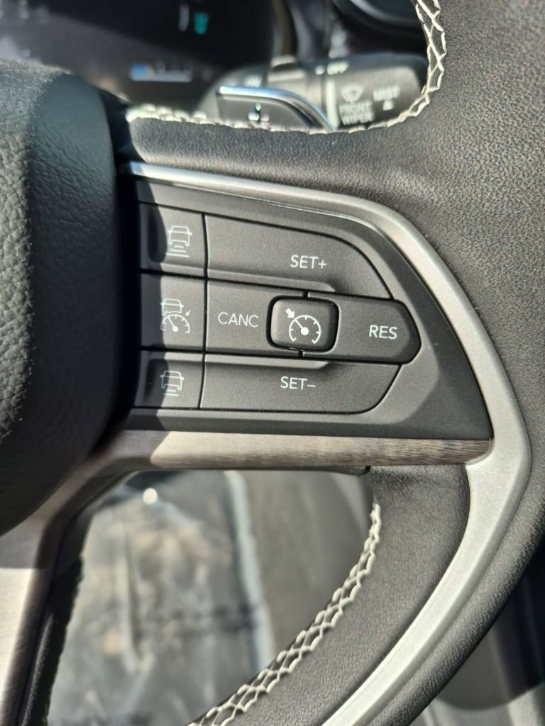 New 2024 Jeep Grand Cherokee Limited 4xe w/ Luxury Tech Group II image 34