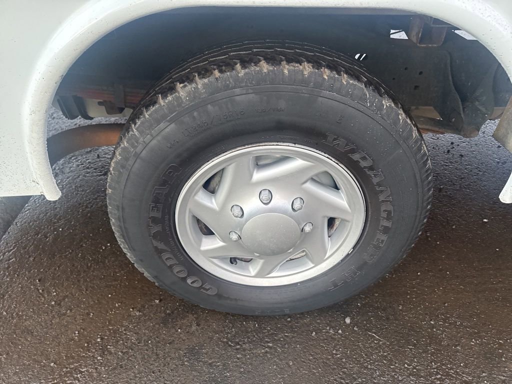 Used 2016 Ford E-350 and Econoline 350 Super Duty w/ Power Windows & Locks Group image 41