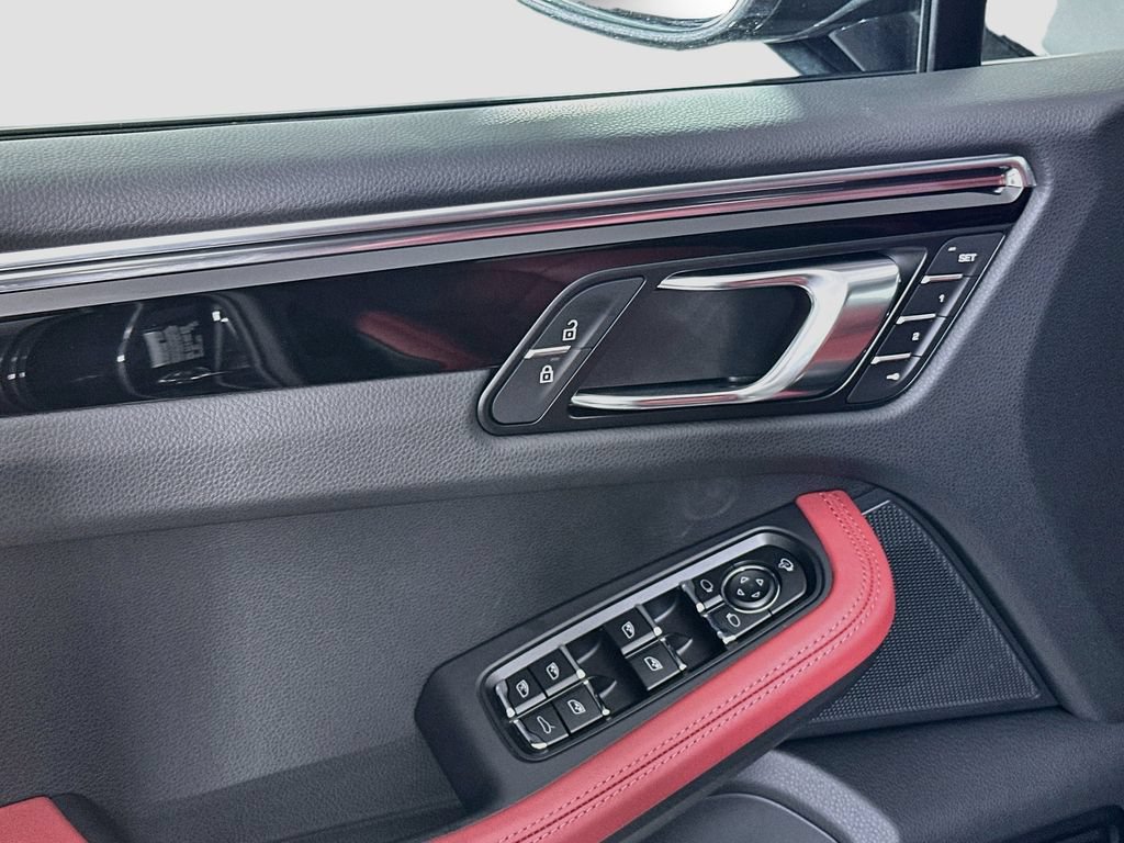 New 2026 Porsche Macan AWD/4WD image 20