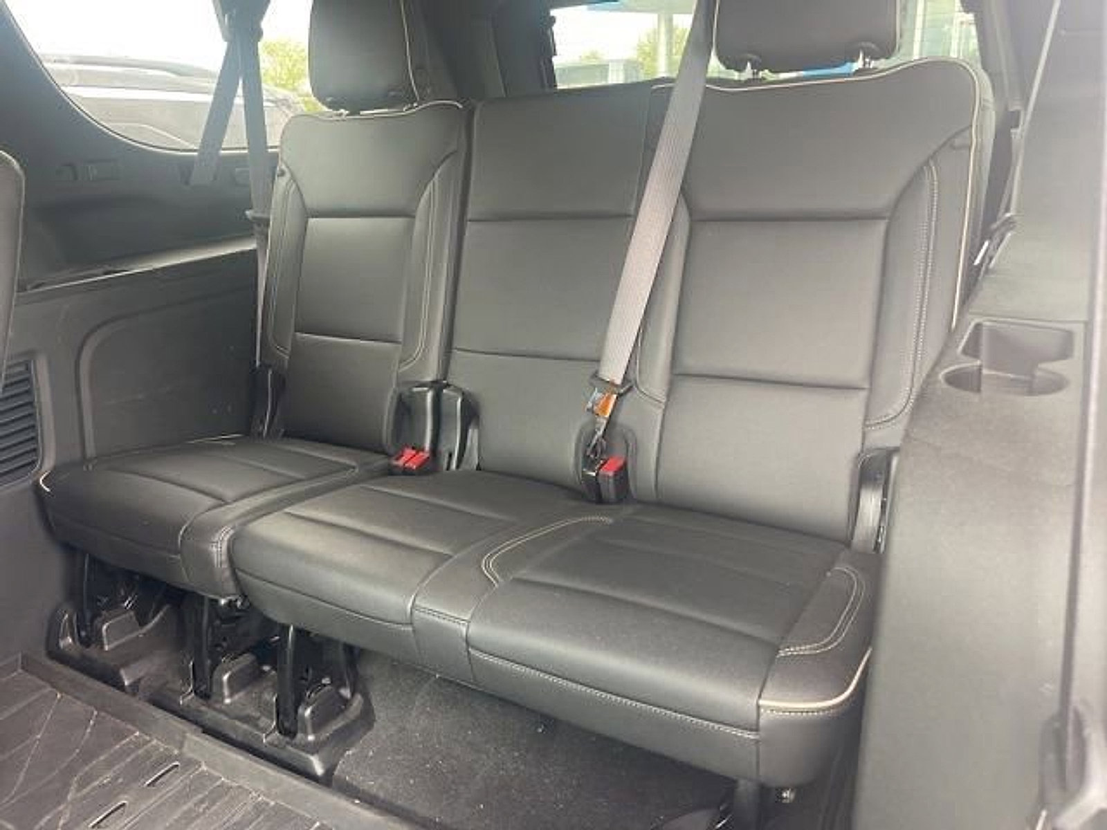 Used 2024 Chevrolet Suburban Premier AWD/4WD image 24