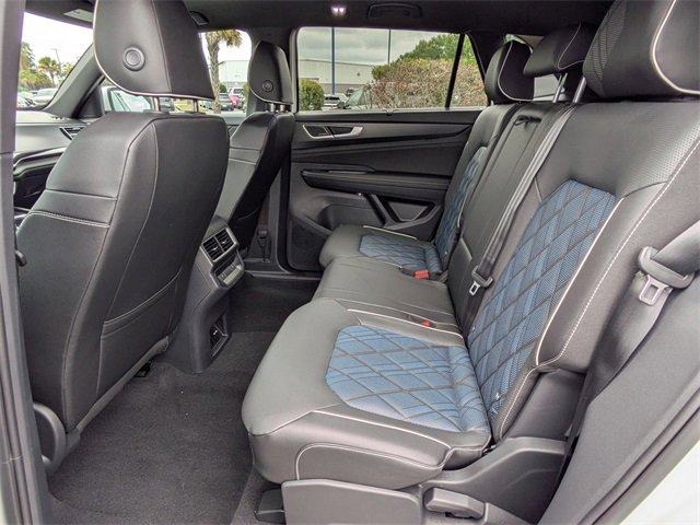 New 2026 Volkswagen Atlas Cross Sport SEL Premium R-Line image 14