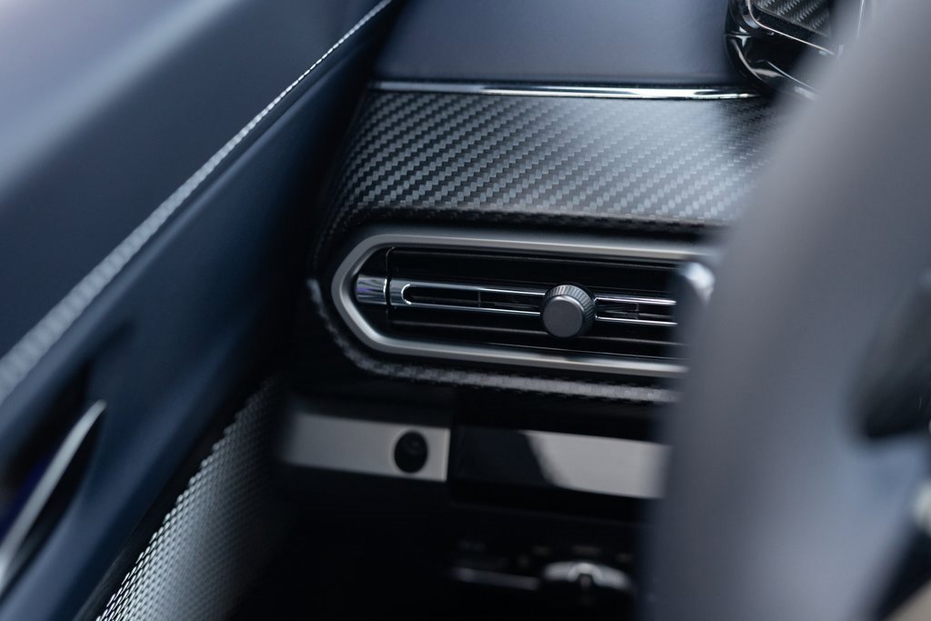 New 2026 Aston Martin V8 Vantage Volante image 32