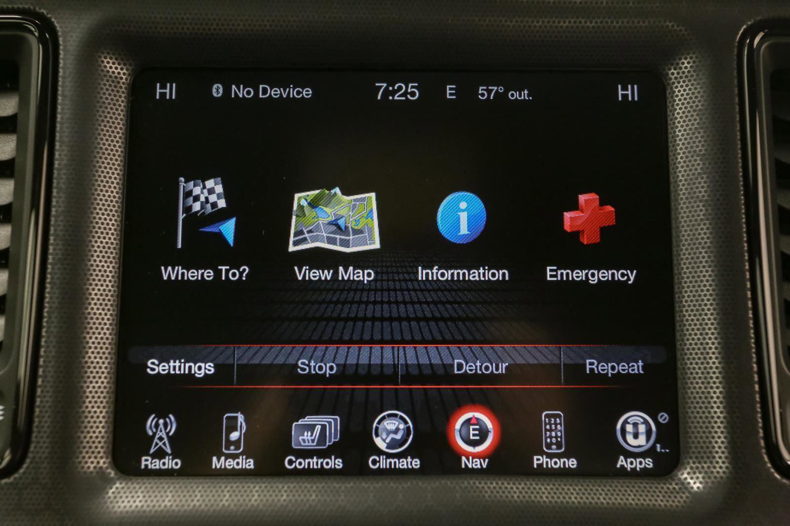 Used 2015 Dodge Challenger R/T Plus image 27