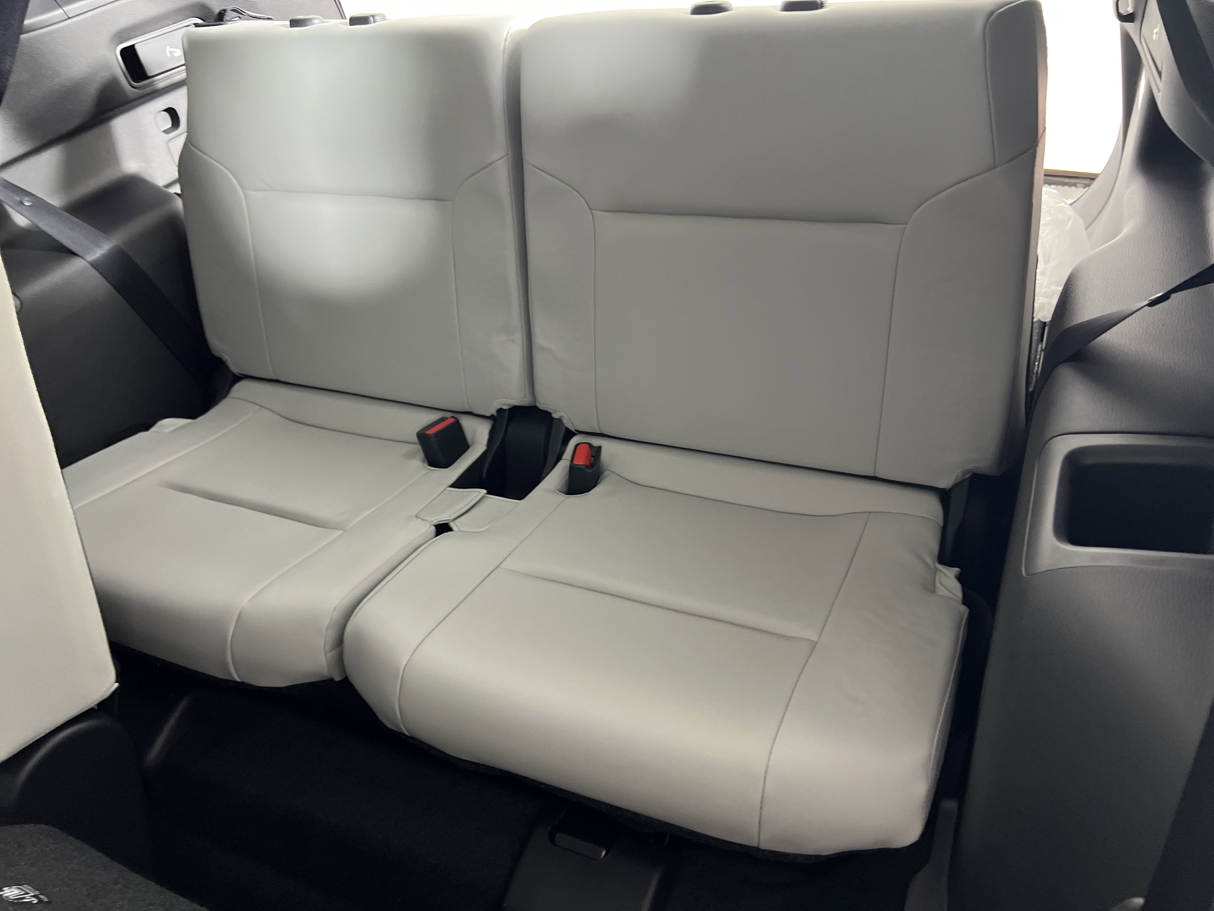 New 2025 Mitsubishi Outlander SE image 12