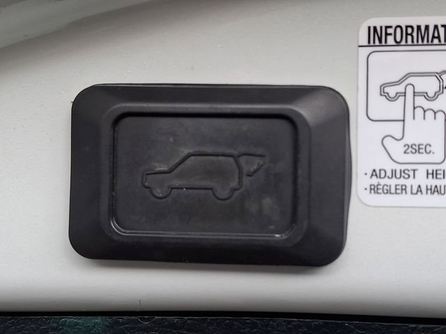 Used 2015 Toyota RAV4 Limited image 29