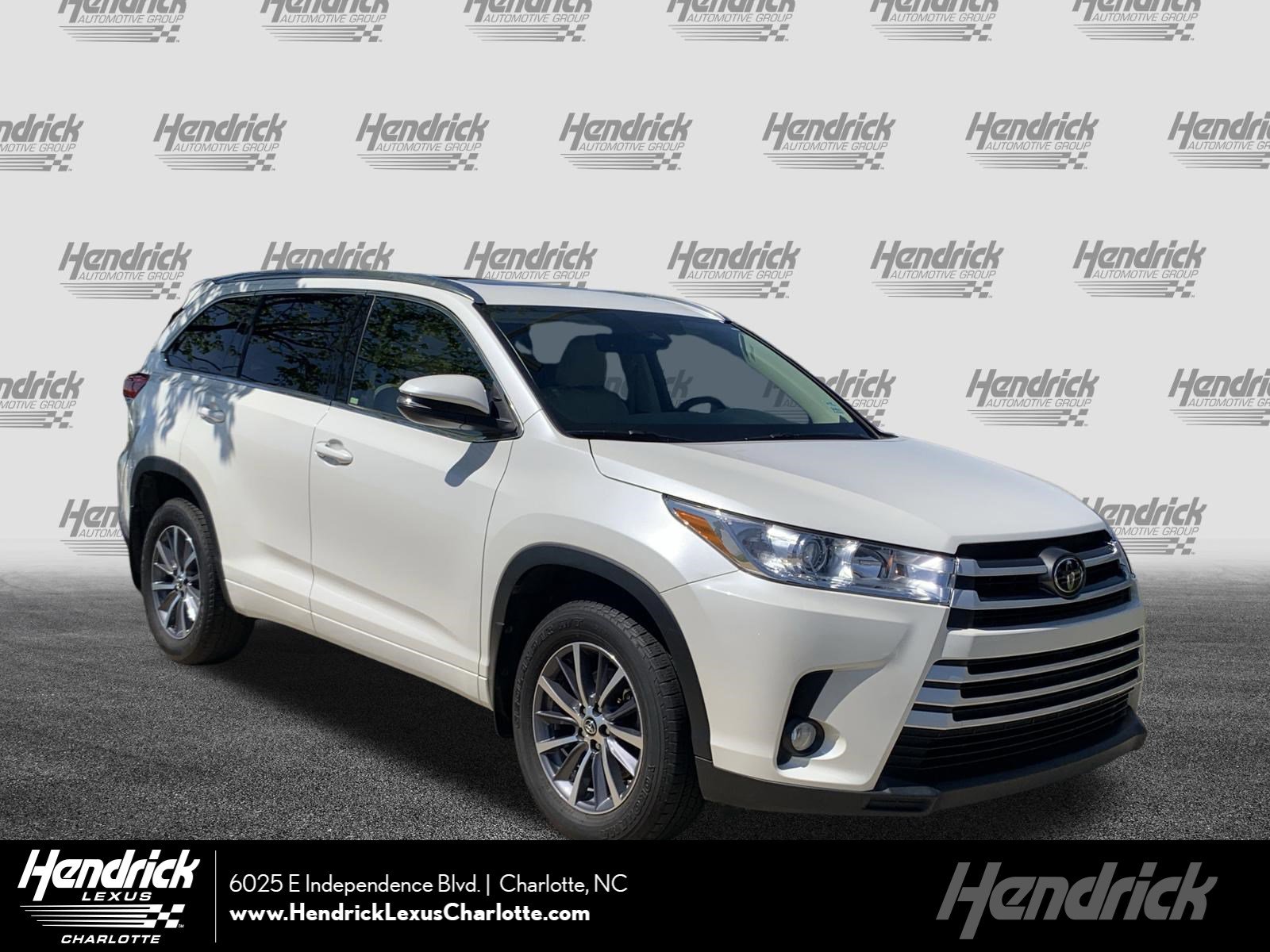 Used 2017 Toyota Highlander XLE image 1