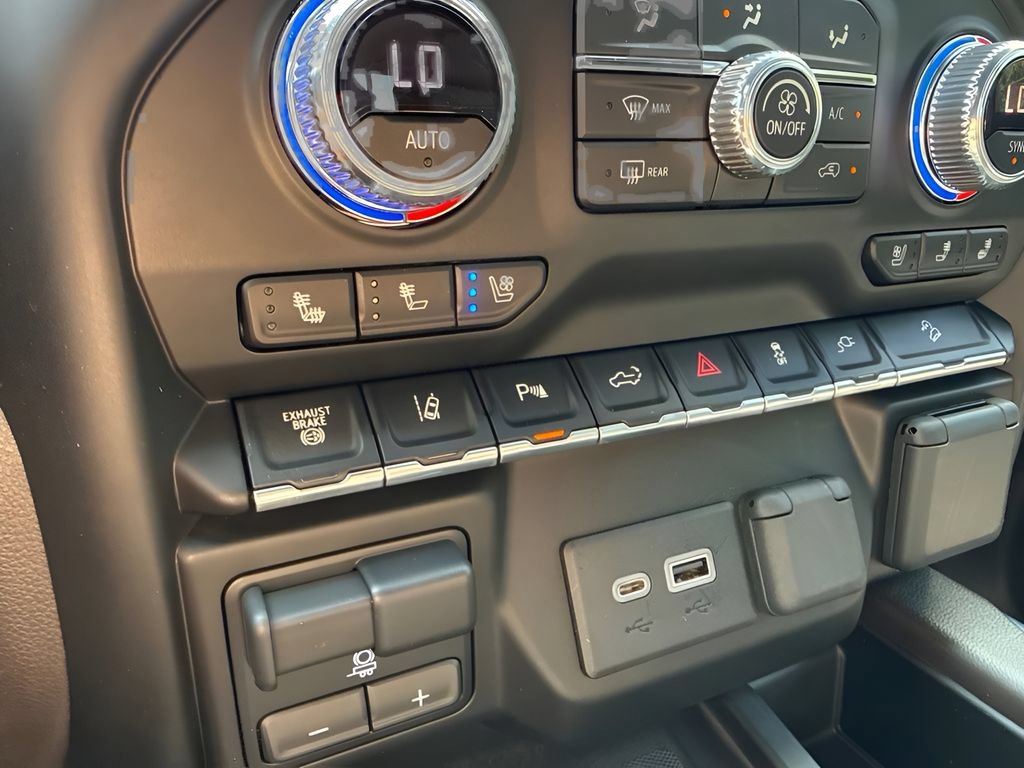 Used 2020 GMC Sierra 2500 Denali w/ Denali Ultimate Package AWD/4WD image 22