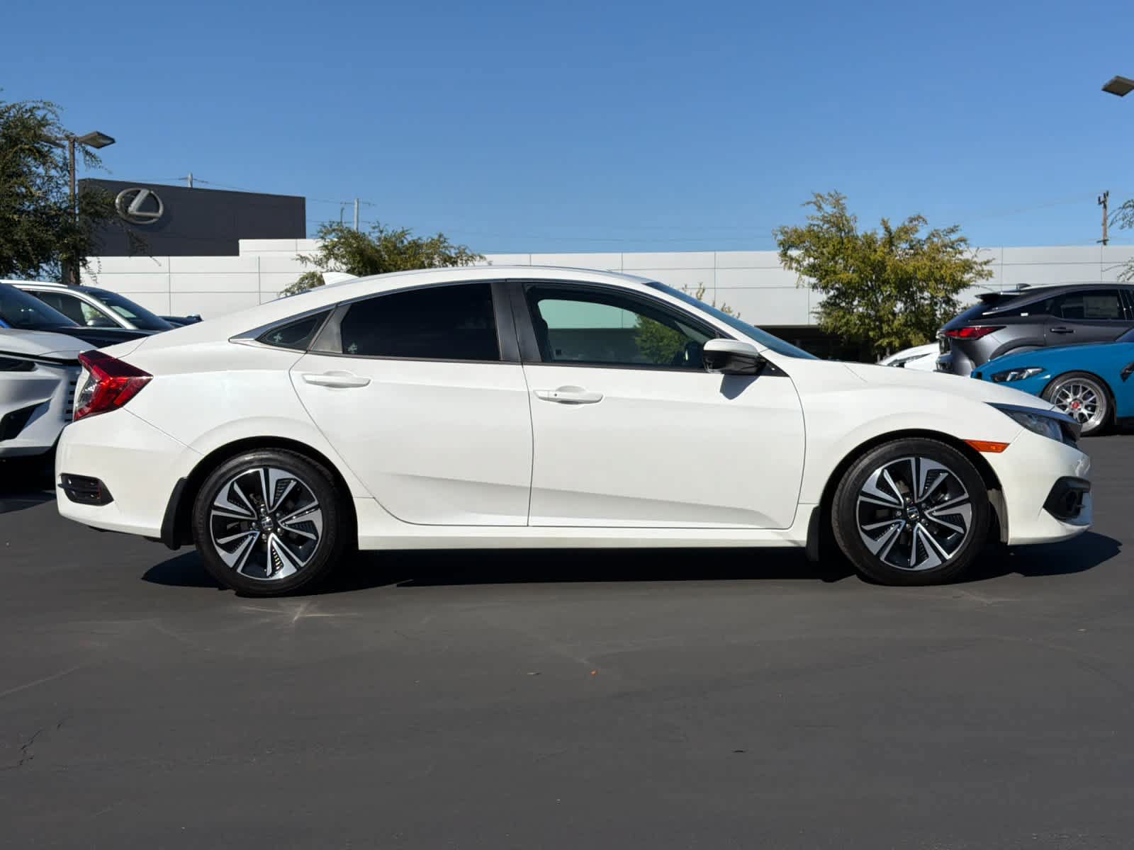 Used 2017 Honda Civic EX-T image 6