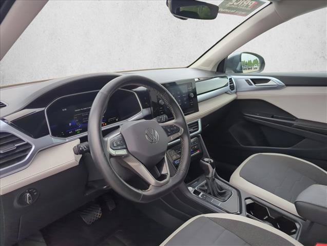 Used 2025 Volkswagen Taos SE FWD image 8