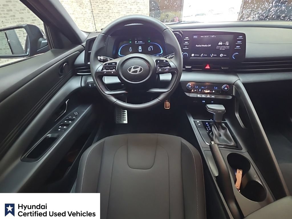Used 2025 Hyundai Elantra Sport FWD image 16