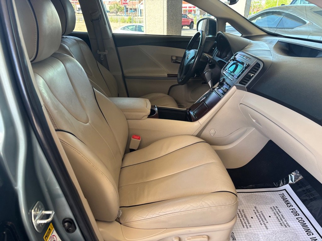 Used 2011 Toyota Venza w/ Leather Pkg FWD image 35