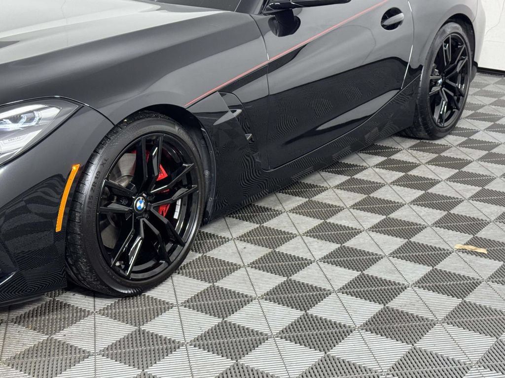 Used 2025 BMW Z4 M40i w/ Edition RWD image 13