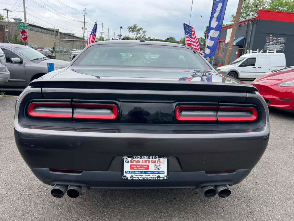 Used 2017 Dodge Challenger R/T RWD image 9