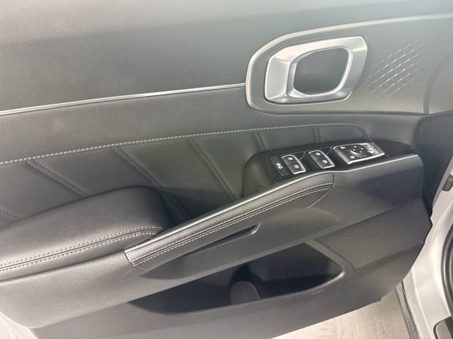Used 2022 Kia Sorento SX w/ Panoramic Sunroof Package AWD/4WD image 20