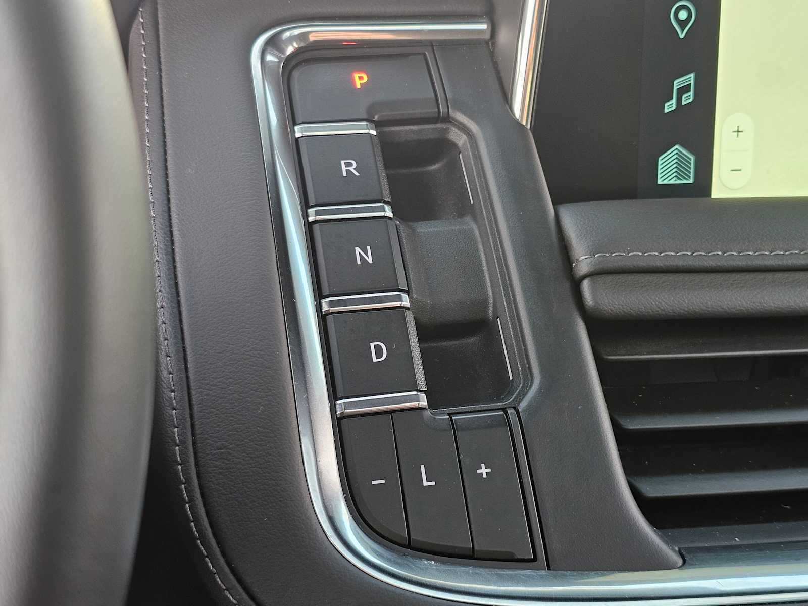 Used 2024 Chevrolet Tahoe Z71 w/ Luxury Package image 35