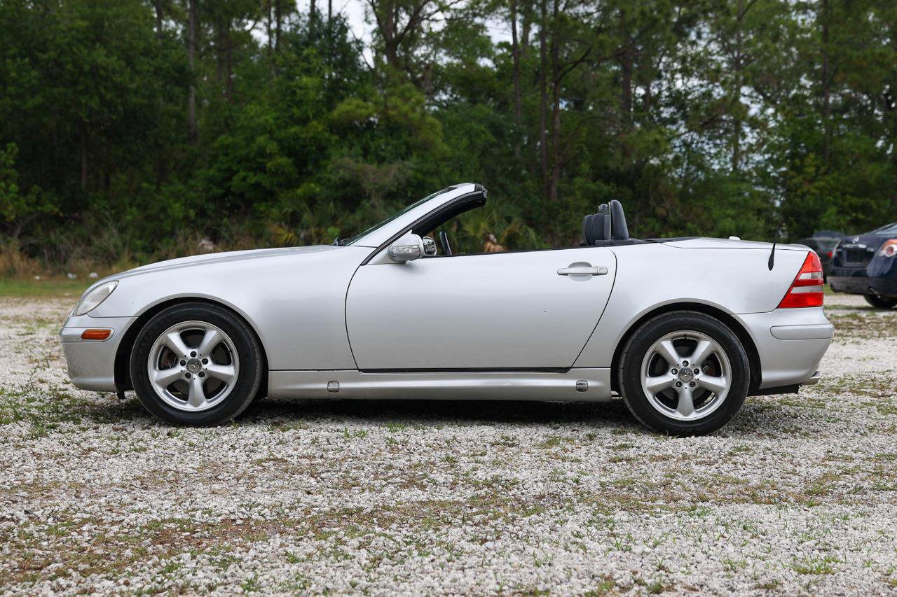 Used 2001 Mercedes-Benz SLK 320 image 3