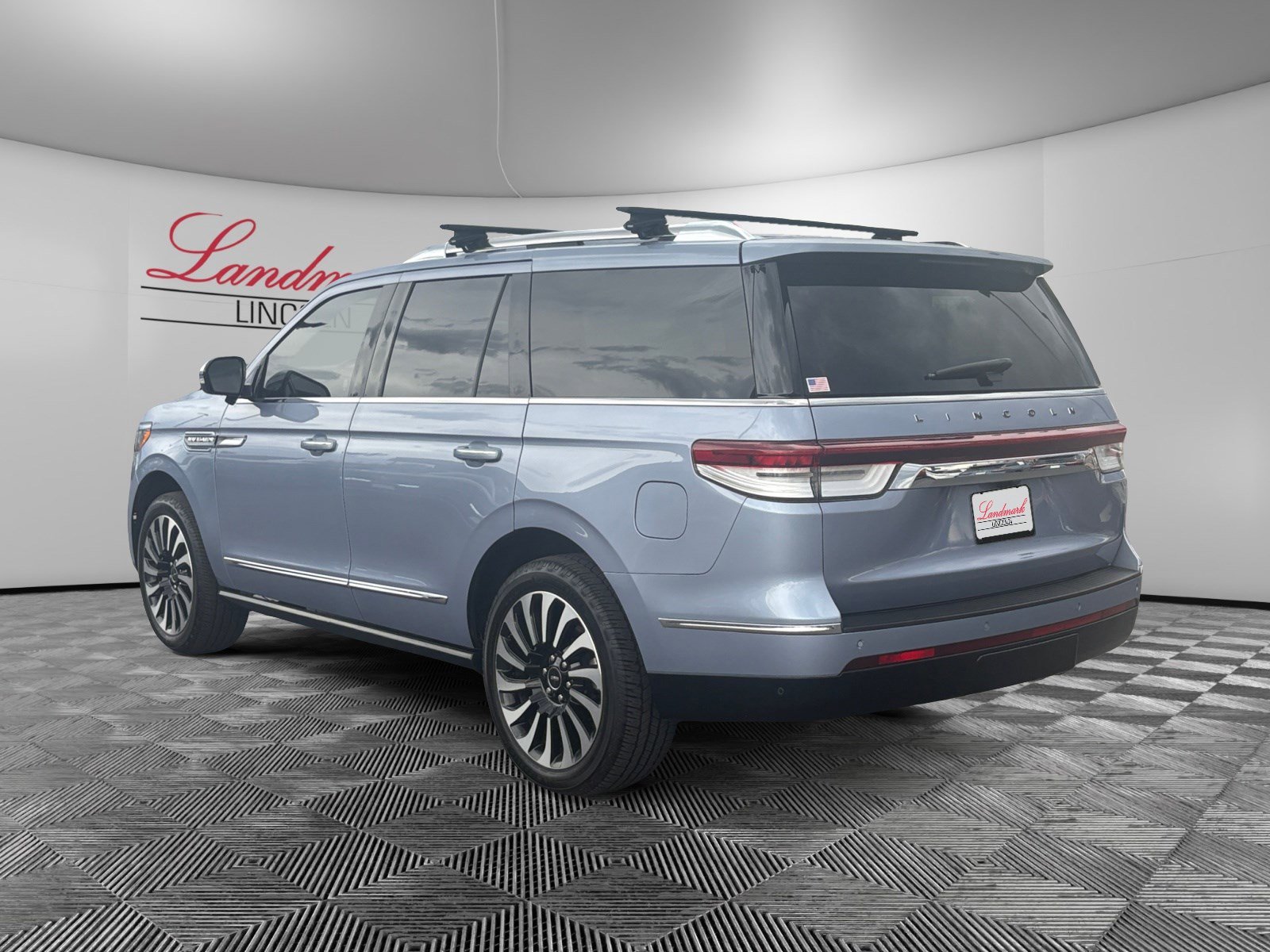 Used 2022 Lincoln Navigator Black Label image 3