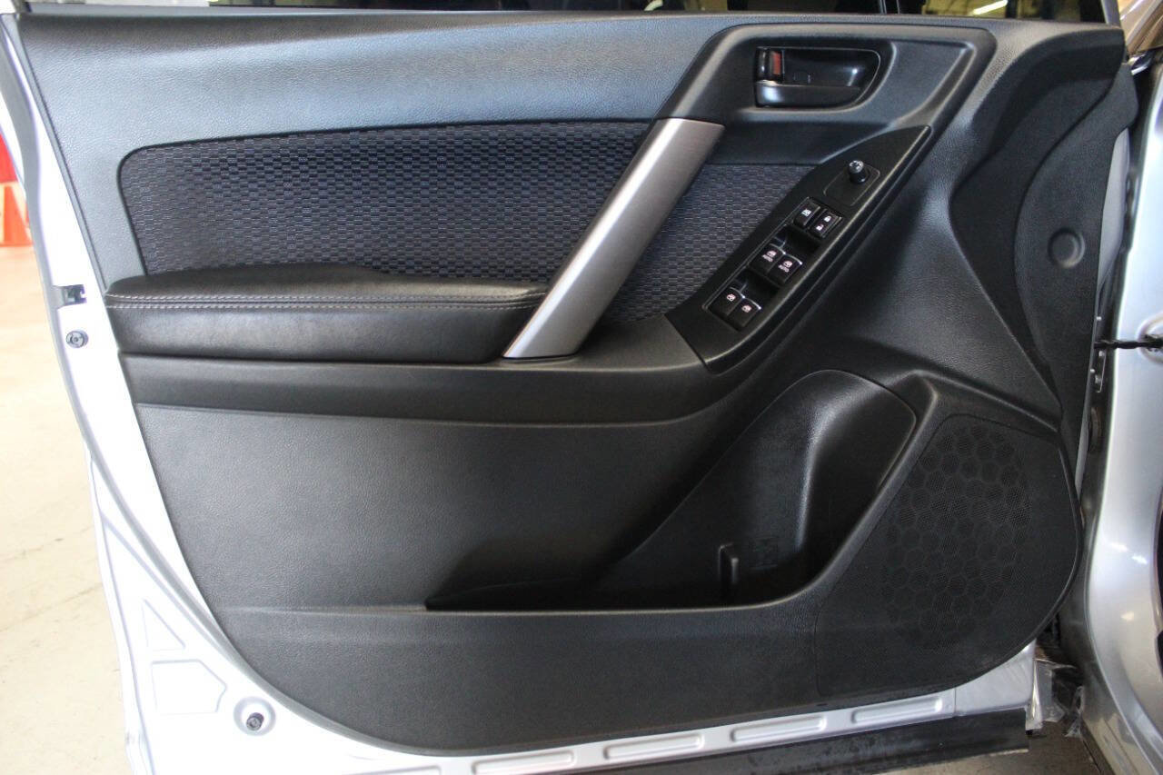 Used 2018 Subaru Forester 2.5i w/ Alloy Wheel Package image 17