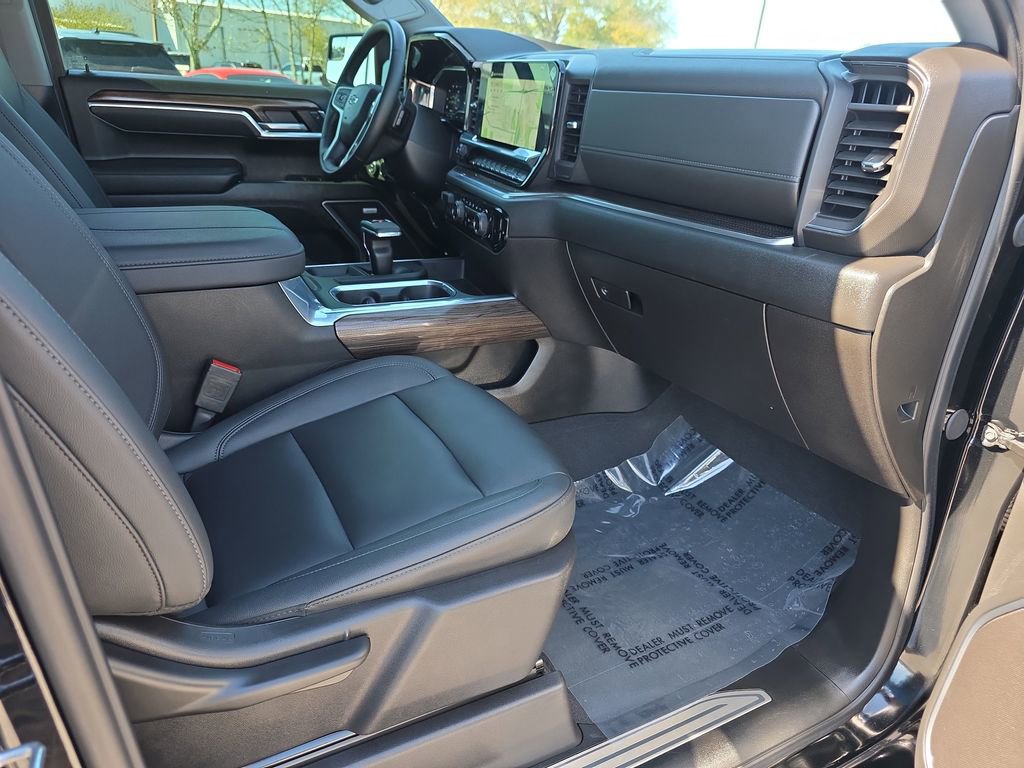 Used 2025 Chevrolet Silverado 1500 RST image 32