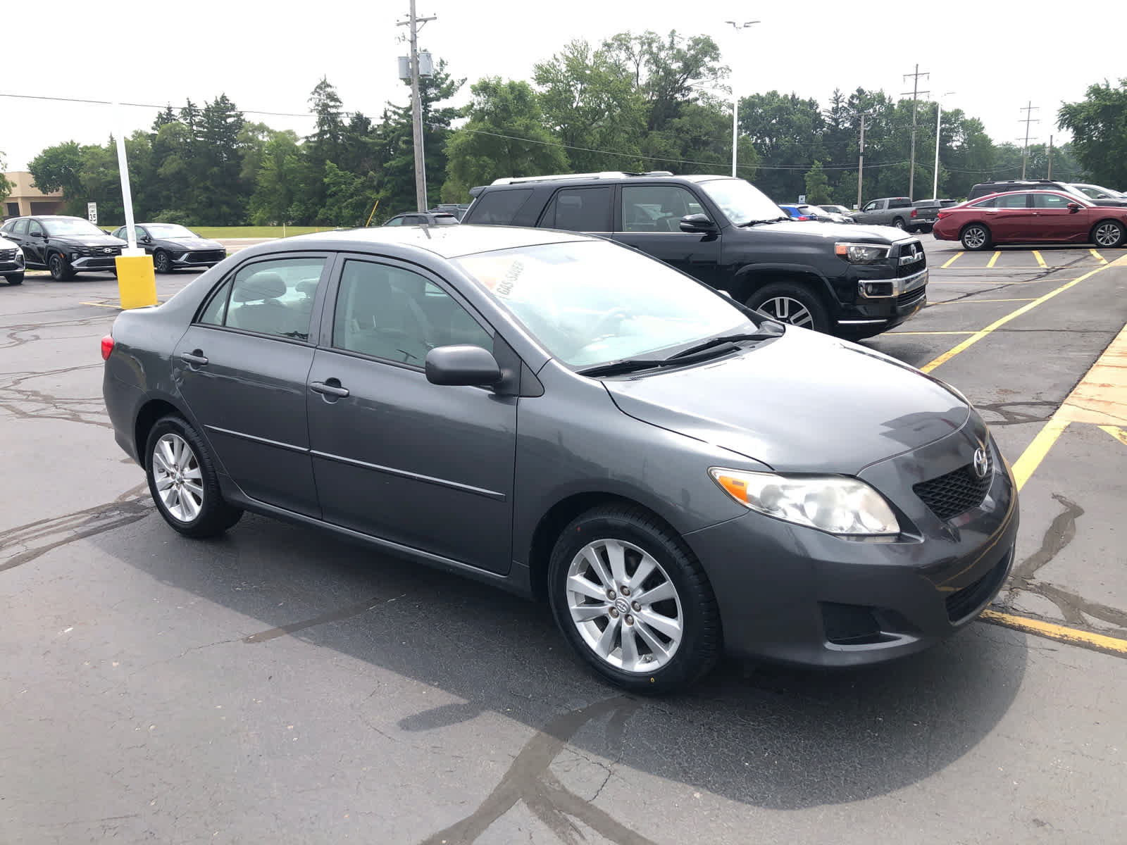 Used 2010 Toyota Corolla LE FWD image 3