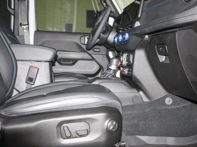 Used 2024 Jeep Wrangler Unlimited Rubicon 4xe image 5