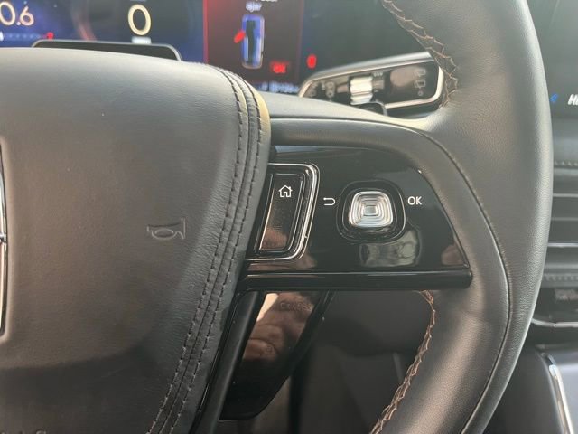 Used 2025 Lincoln Aviator AWD image 19