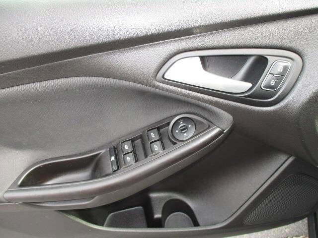 Used 2018 Ford Focus SE image 13