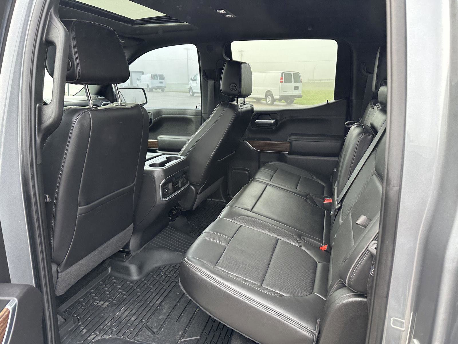 Used 2022 Chevrolet Silverado 1500 High Country w/ Technology Package AWD/4WD image 13
